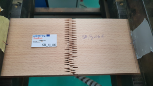 Finger-joint tensile strength test on 2nd quality beech